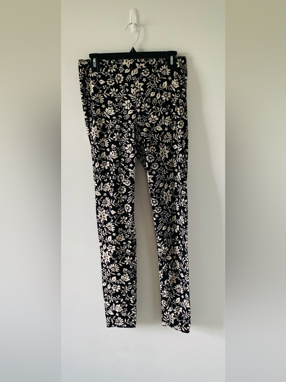 Women’s Black and White Floral Print Leggings Size Large Tall LT Minimalist EUC